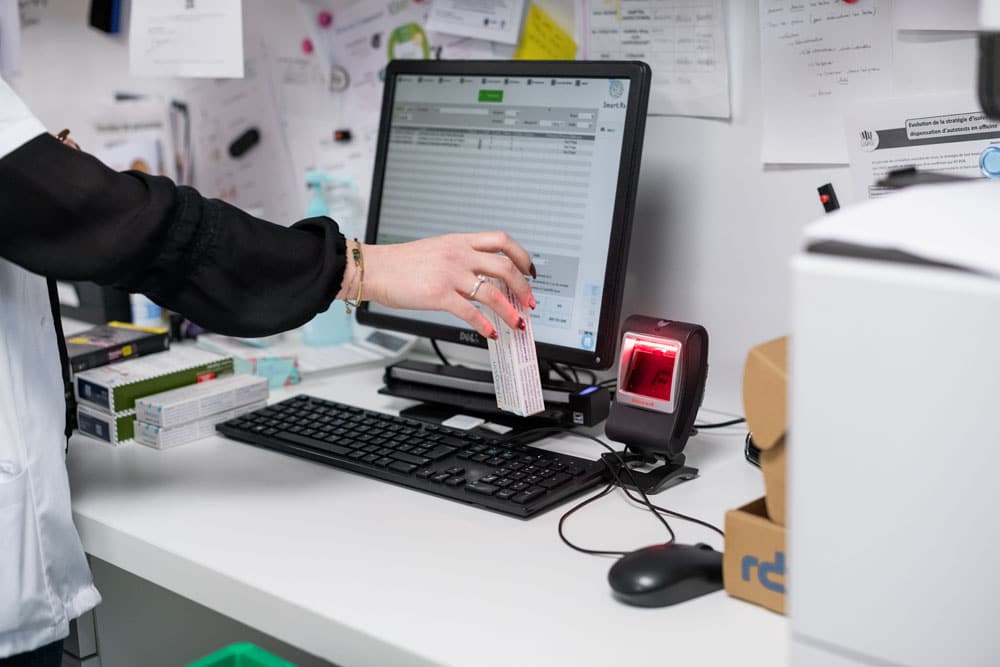 photo illustrant la sérialisation au sein de l'officine