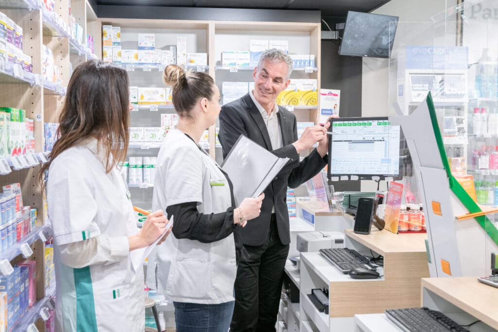 photo illustrant une formation au comptoir avec équipes Smart Rx